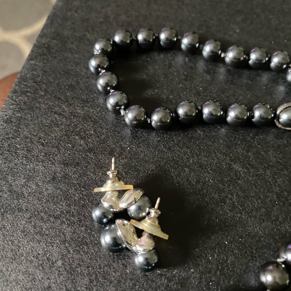 Elegant Talbert Black Pearl Necklace and Bracelet Set with Carolee earrings - Picture 2 of 6